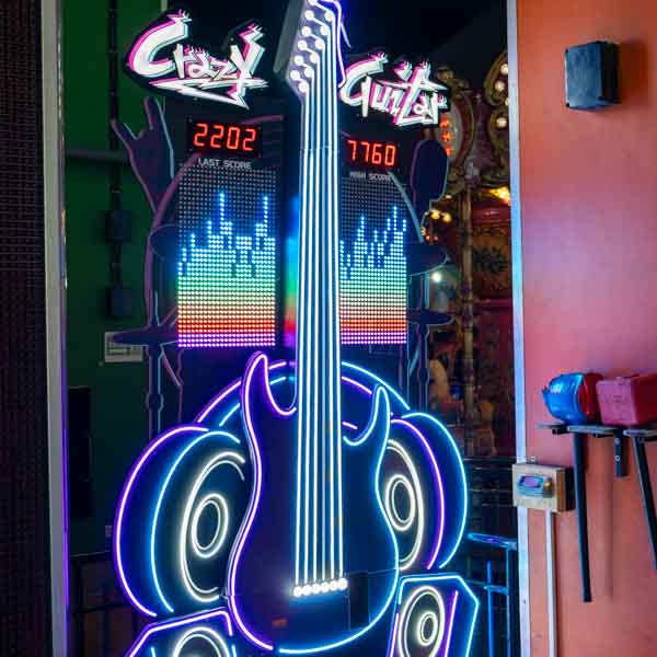 گیتار دیوانه | Crazy Guitar